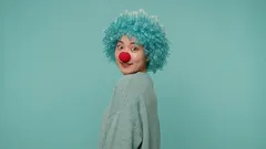 Un sondaggio rivela: l’umorismo complesso nella pubblicità infastidisce la Gen Z